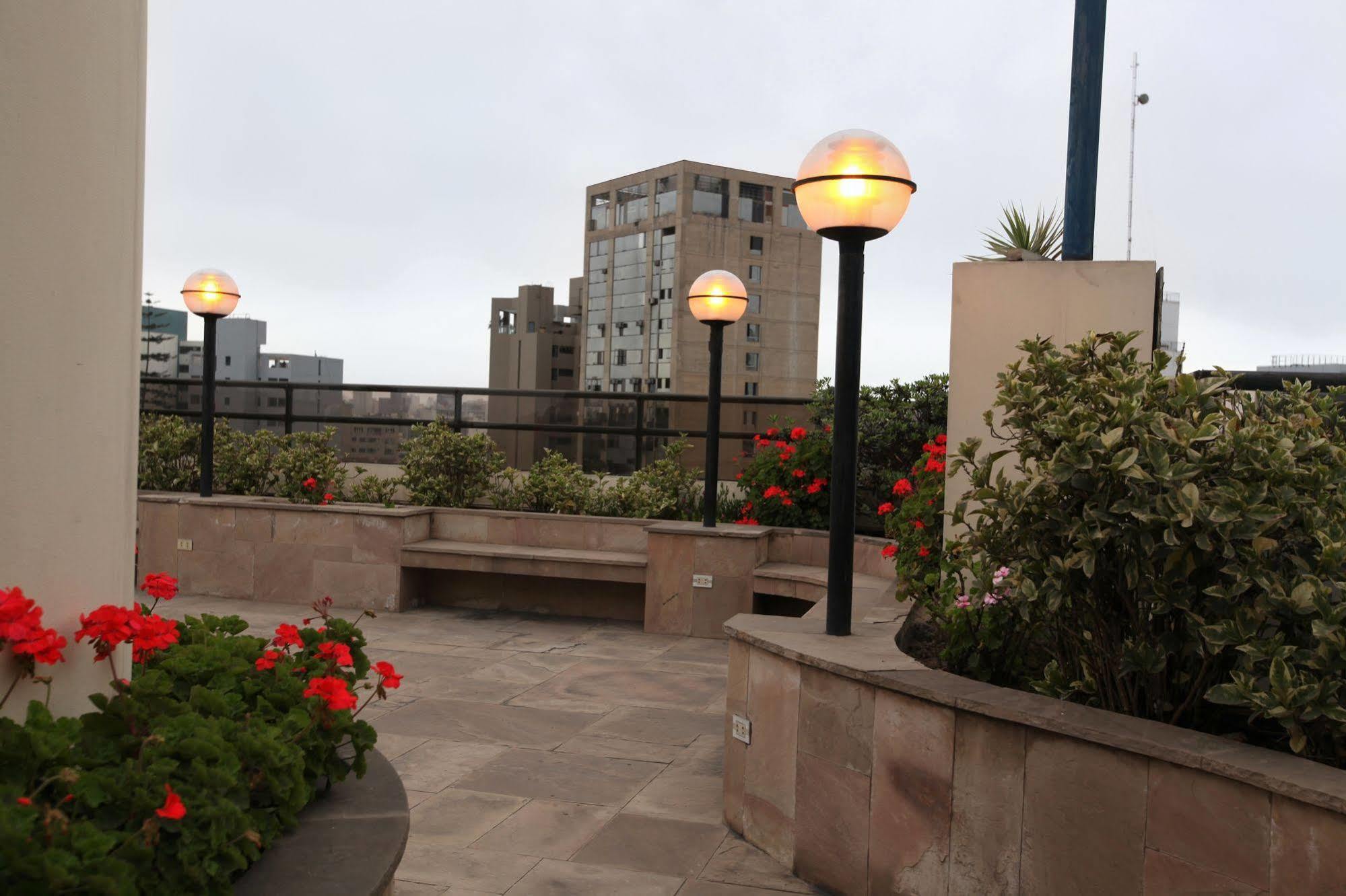 Suites Plaza Las Flores Lima Eksteriør billede